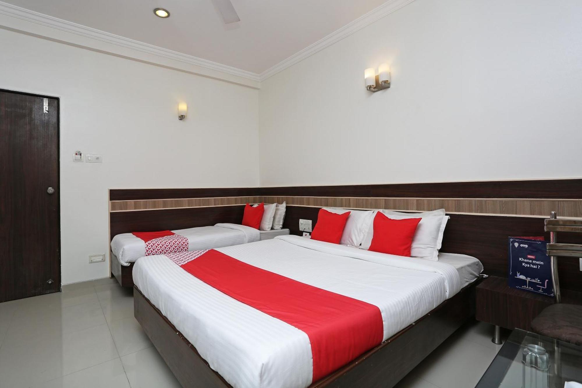 SPOT ON 10418 Hotel Sai Pancham Shirdi Esterno foto