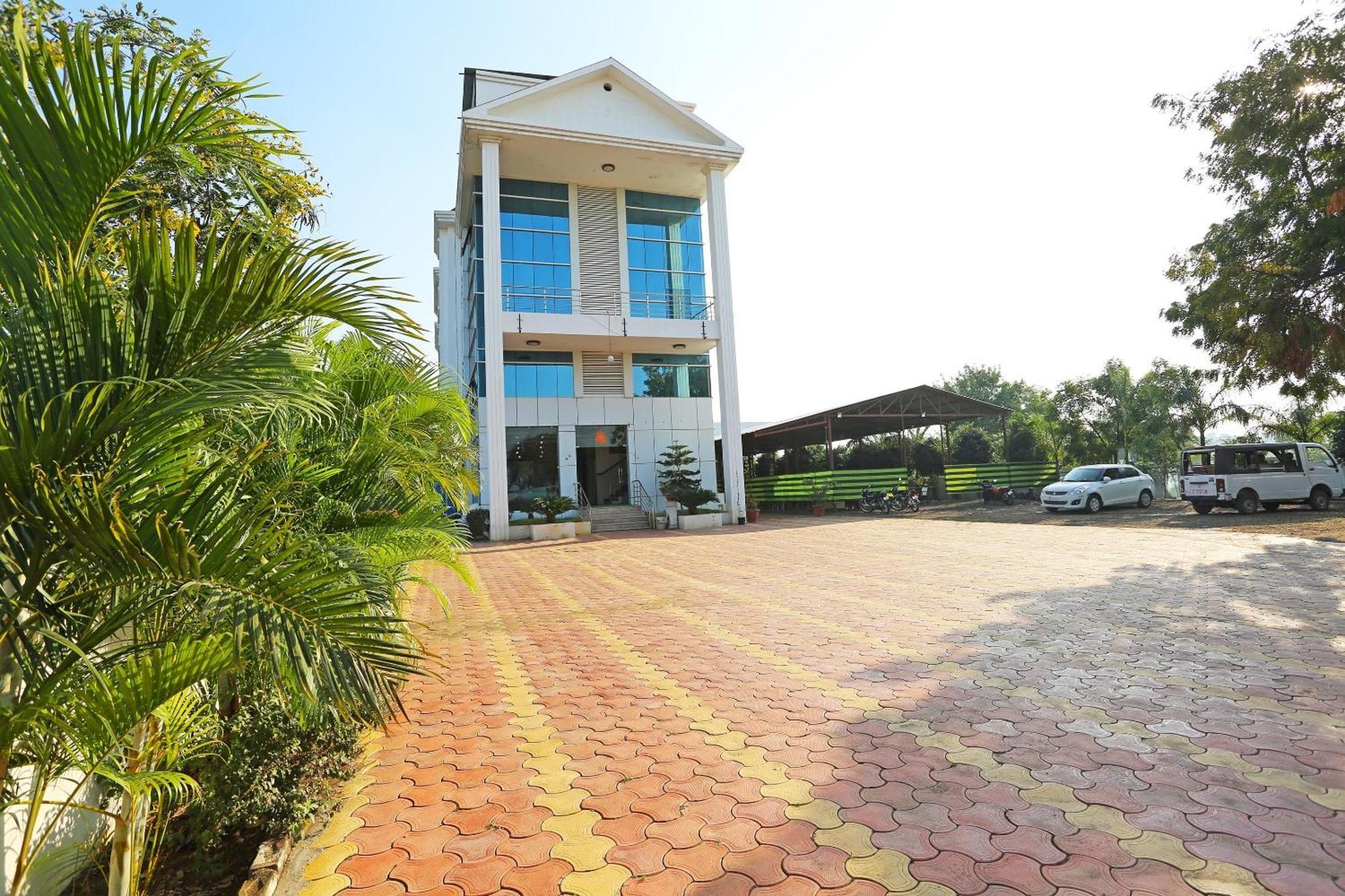 SPOT ON 10418 Hotel Sai Pancham Shirdi Esterno foto